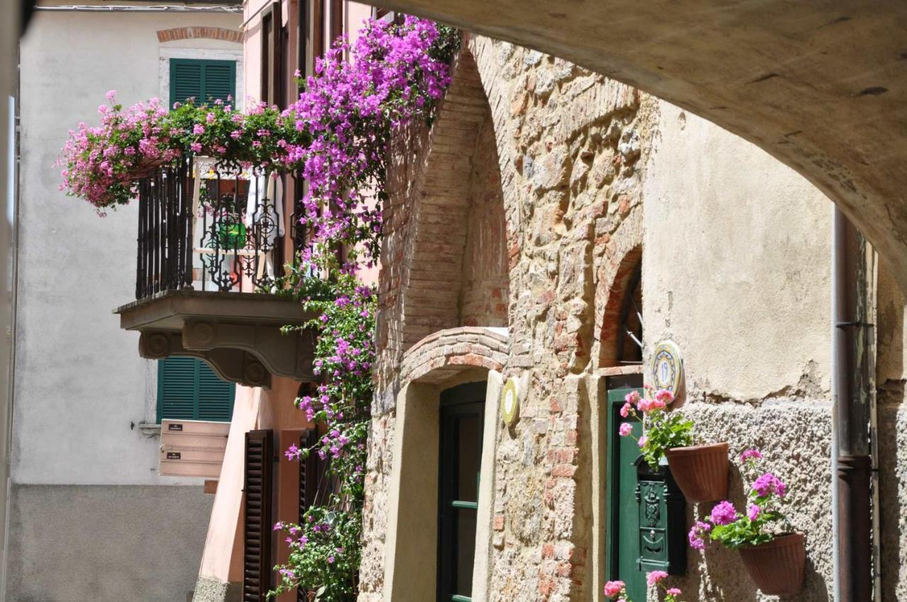 Le Logge Casa Vacanze Montepescali Exterior foto